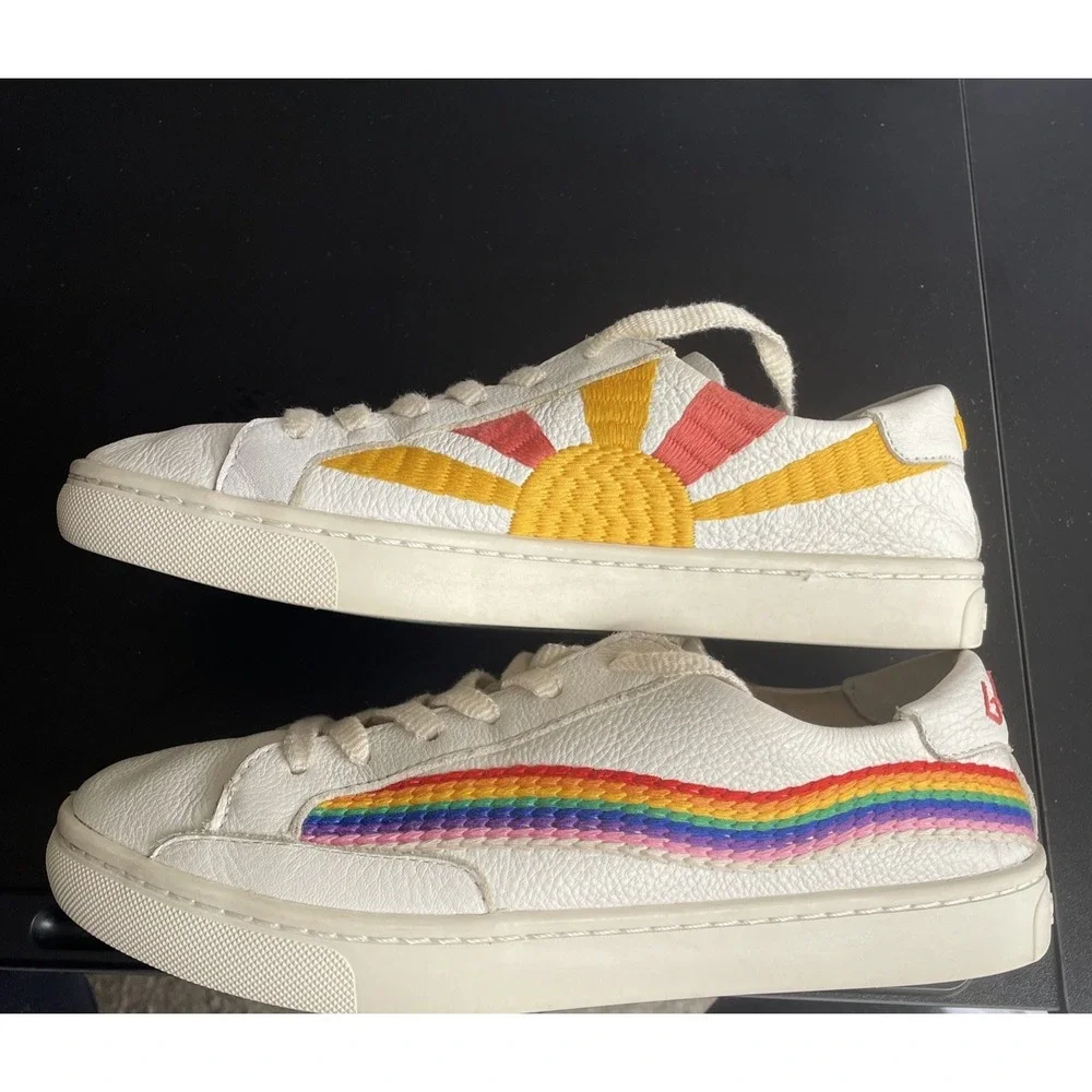 Soludos Ibiza Sz 7.5 White Leather Low Top‎ Sneakers Rainbow Wave sun Good Vibes
